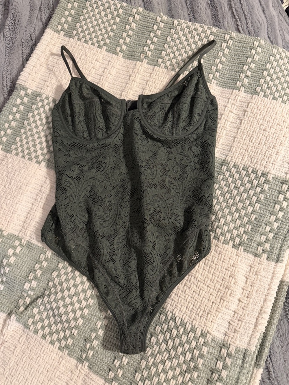 Women’s Out from under dark green bodysuit